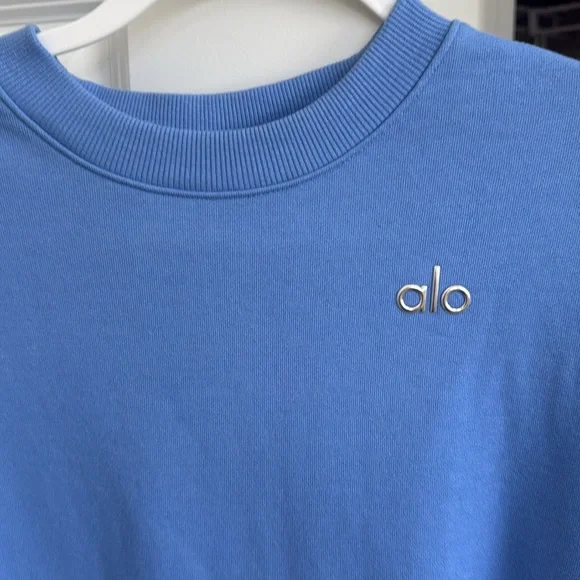Alo Yoga Accolade Crew Neck Pullover Crystal Blue - Picture 4 of 5